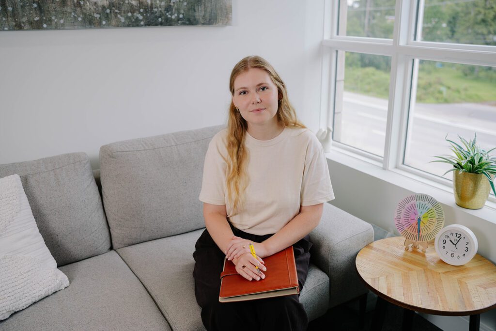 Mia Gemmell-Kovac Ottawa Therapist